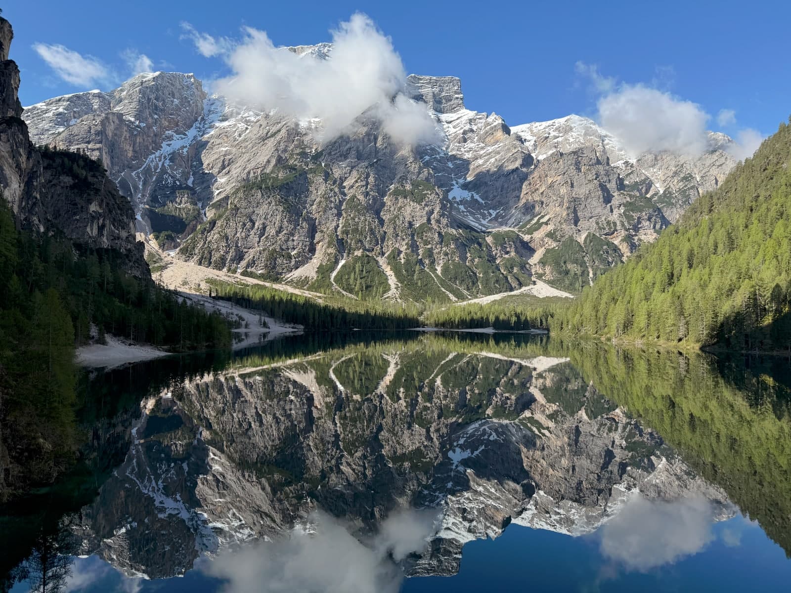 Lago di Braies reflection